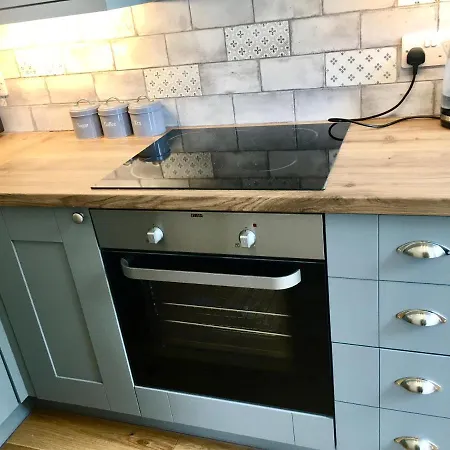 بيت للعطل Delightfully Stylish Studio For 2 In *